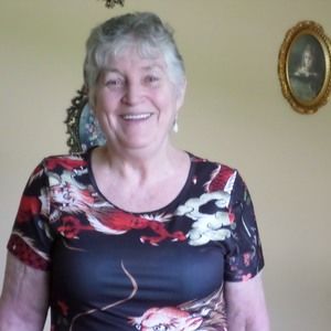 Meet your Posher, Debbie